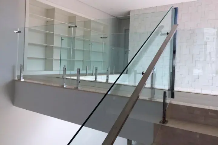 torre inox para guarda corpo e corrimão