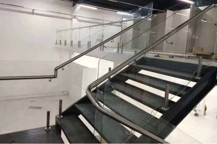 torre inox guarda corpo